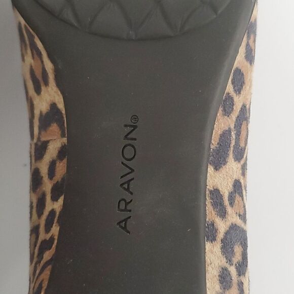 ARAVON Leopard Pumps - Size 8 - Picture 8 of 11